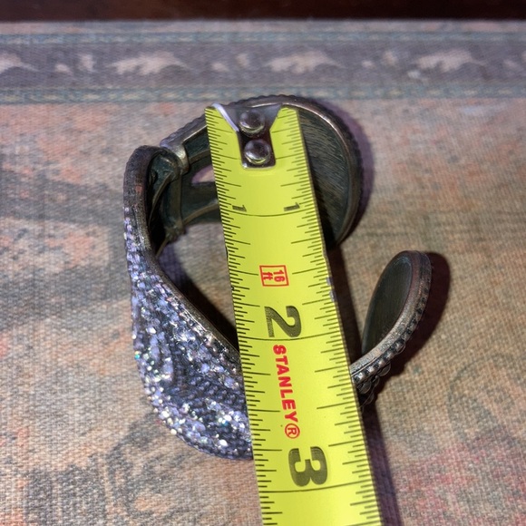 Gorgeous brass tone and rhinestone clamper bracelet - Picture 5 of 5